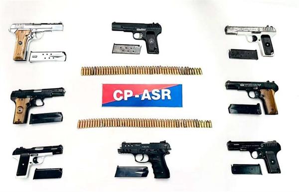 gang supplying foreign weapons busted in punjab